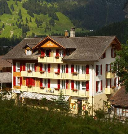 Hotel Des Alpes คันเดอร์ชเตค ภายนอก รูปภาพ