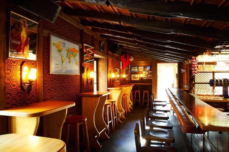 Hotel Des Alpes คันเดอร์ชเตค ภายนอก รูปภาพ