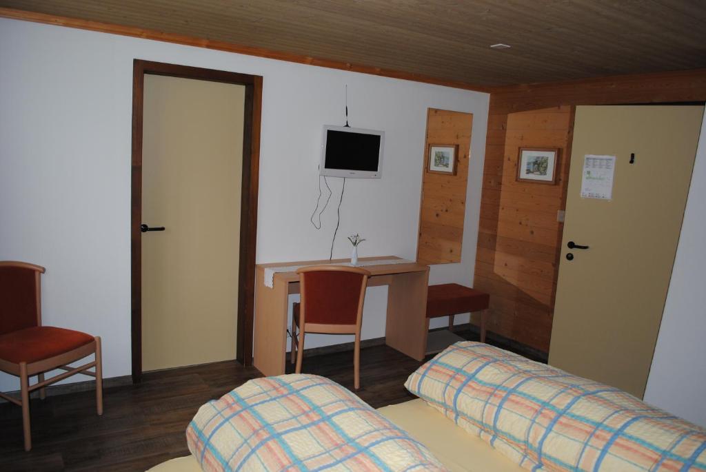 Hotel Des Alpes คันเดอร์ชเตค ห้อง รูปภาพ
