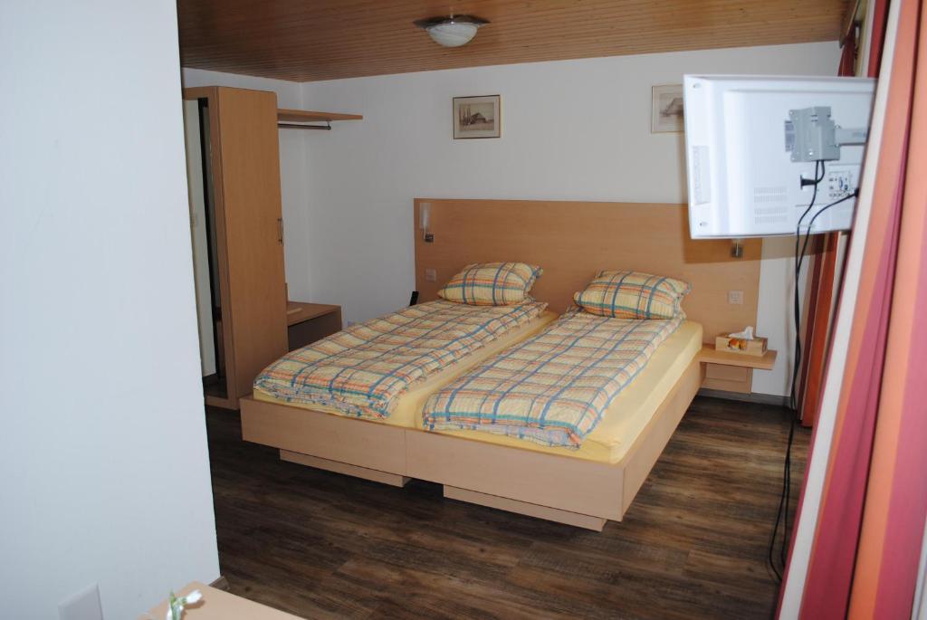 Hotel Des Alpes คันเดอร์ชเตค ห้อง รูปภาพ